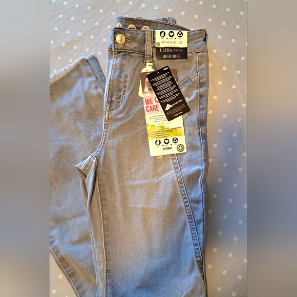 REWASH JEANS distressed BRAND NEW back seam ULTRA STRETCH high rise BOOT/FLARE - Picture 2 of 9